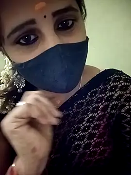 Snapshot of Tamil_Rani- chatting on May 1, 2026, 5:07 pm Tamil Rani- online show from May 1, 2026, 5:07 pm