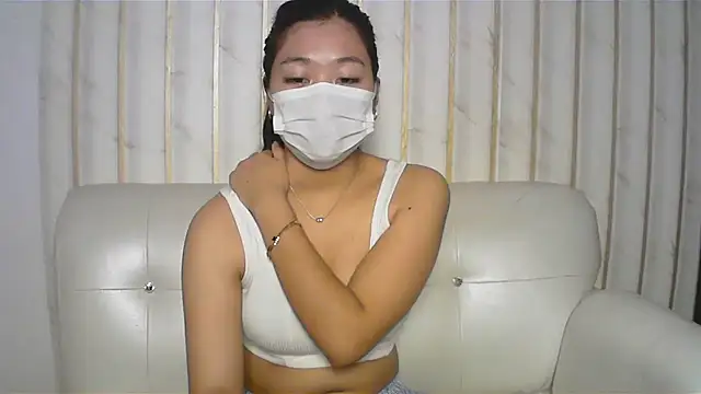 RESMA-CUTEE00 online show from August 6, 2026, 11:05 am