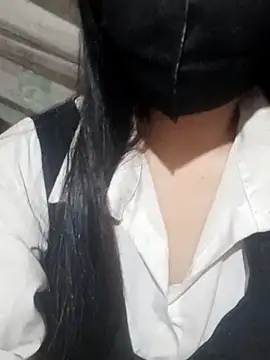 Ngoc gina online show from March 1, 2026, 9:42 am