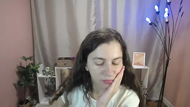 Snapshot of MistyBree chatting on July 24, 2026, 7:59 am MistyBree online show from July 24, 2026, 7:59 am