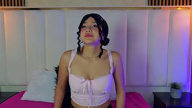 Rosie Jones  online show from March 8, 2026, 3:32 am