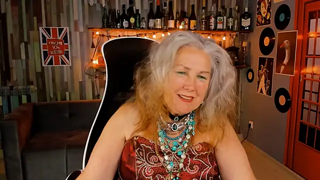 Snapshot of LilaMaharani chatting on July 18, 2026, 1:52 pm LilaMaharani online show from July 18, 2026, 1:52 pm