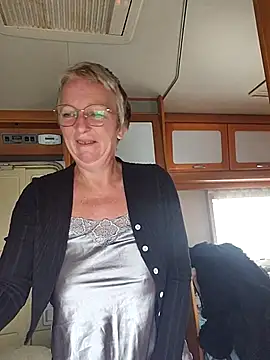 lescoquinsdu40 online show from March 11, 2026, 10:09 am