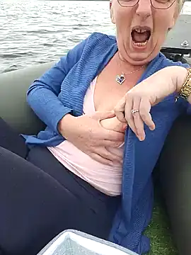 lescoquinsdu40 online show from April 26, 2026, 11:51 am