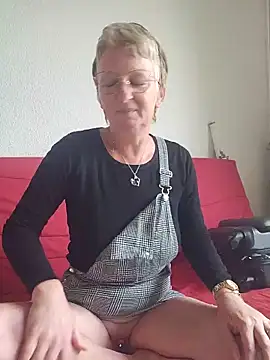 Snapshot of lescoquinsdu40 chatting on May 13, 2026, 9:05 am lescoquinsdu40 online show from May 13, 2026, 9:05 am
