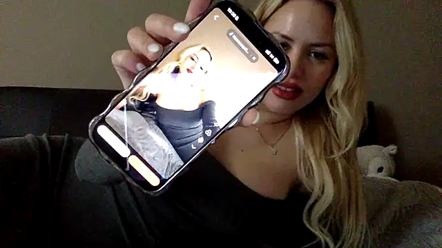 Snapshot of itsmemayarose chatting on March 12, 2026, 12:20 pm itsmemayarose online show from March 12, 2026, 12:20 pm