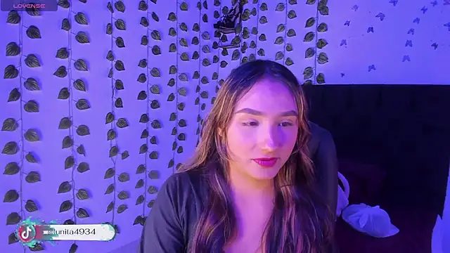 Snapshot of charlotte_keyss chatting on March 10, 2026, 7:23 am charlotte keyss online show from March 10, 2026, 7:23 am