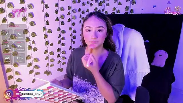 Snapshot of charlotte_keyss chatting on March 8, 2026, 4:27 am charlotte keyss online show from March 8, 2026, 4:27 am