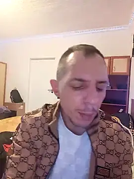 Hugo1993 online show from April 2, 2026, 9:16 am