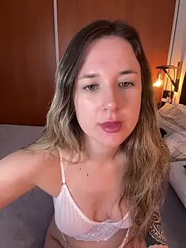 Snapshot of soytina_virtuall chatting on April 9, 2026, 2:45 pm soytina virtuall online show from April 9, 2026, 2:45 pm