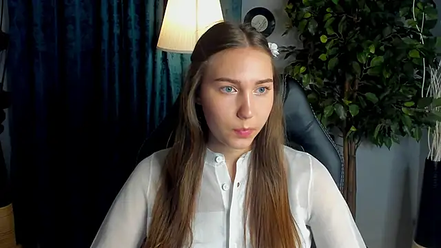 OliviaLang online show from March 31, 2026, 1:57 pm