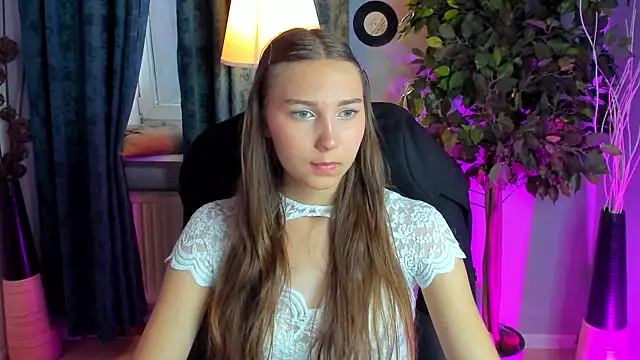 OliviaLang online show from May 12, 2026, 11:05 am