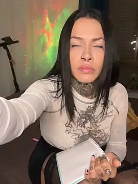 DommeLola online show from May 11, 2026, 1:51 am