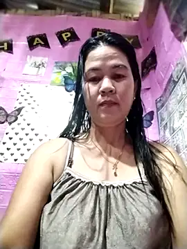 sweet lyn2025 online show from April 22, 2026, 1:01 am