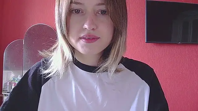 Snapshot of Beloved_Mary chatting on June 12, 2026, 6:55 am Beloved Mary online show from June 12, 2026, 6:55 am