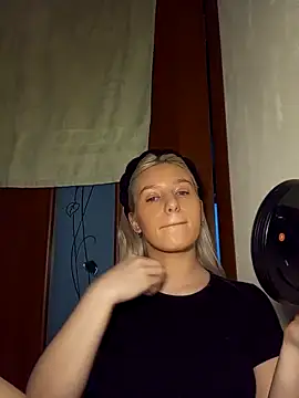 Snapshot of Glowing_Jessica chatting on March 1, 2026, 1:11 pm Glowing Jessica online show from March 1, 2026, 1:11 pm