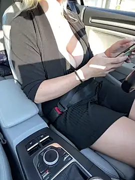 BellaMila online show from April 23, 2026, 6:20 am