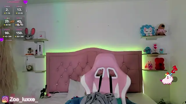 Snapshot of Zoe_Luxxe_ chatting on May 8, 2026, 9:07 pm Zoe Luxxe online show from May 8, 2026, 9:07 pm