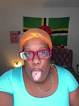 Snapshot of SweetCurvyRose chatting on March 3, 2026, 10:28 pm SweetCurvyRose online show from March 3, 2026, 10:28 pm