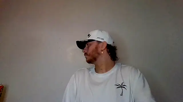 TallHungandCloudy69 online show from April 4, 2026, 4:19 am