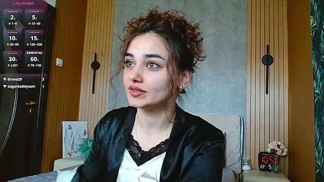 Snapshot of KatarinaHeaven chatting on May 4, 2026, 7:55 am KatarinaHeaven online show from May 4, 2026, 7:55 am