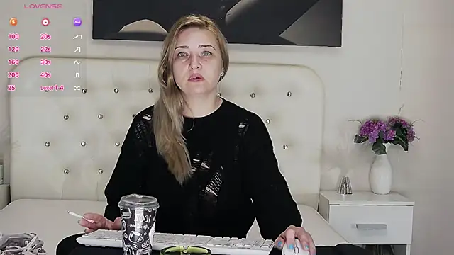MellanieBliss online show from April 23, 2026, 4:30 am
