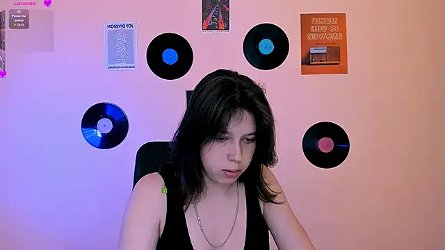Snapshot of aria_wild_ chatting on June 13, 2026, 7:23 pm aria wild online show from June 13, 2026, 7:23 pm
