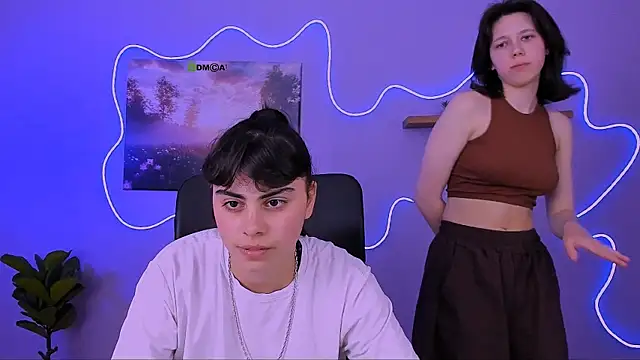 Snapshot of aria_wild_ chatting on May 20, 2026, 9:28 am aria wild online show from May 20, 2026, 9:28 am