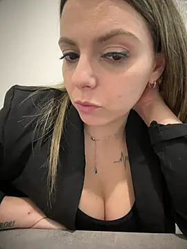 diavola bionda online show from March 15, 2026, 1:56 am