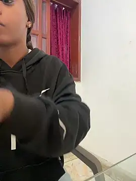 LiaTrainor online show from March 31, 2026, 11:45 am