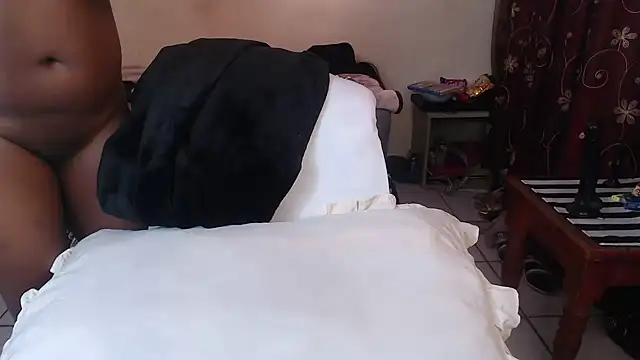 Snapshot of Moiii_Lekker_Meddei chatting on July 10, 2026, 6:24 am Moiii Lekker Meddei online show from July 10, 2026, 6:24 am