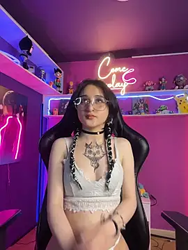 Velvet C4k3 online show from March 3, 2026, 9:00 pm