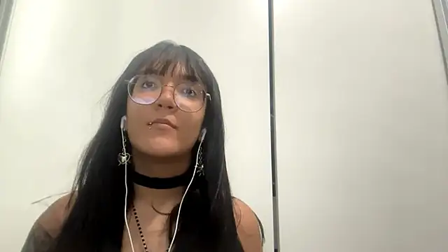 LatoshaLipitz online show from March 6, 2026, 4:35 pm