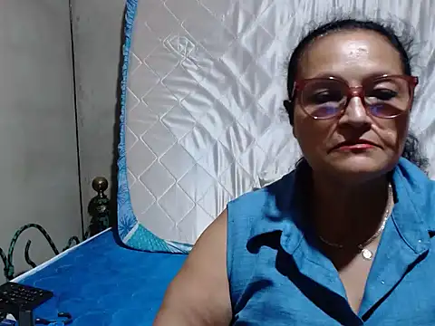 Snapshot of _BellaNocturna chatting on May 2, 2026, 1:33 am BellaNocturna online show from May 2, 2026, 1:33 am