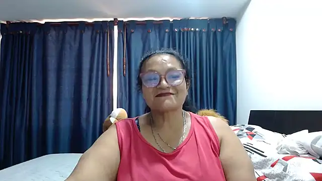  BellaNocturna online show from July 27, 2026, 8:27 pm
