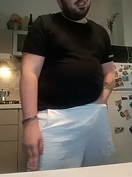 Snapshot of bear_skinny chatting on July 6, 2026, 9:06 pm bear skinny online show from July 6, 2026, 9:06 pm