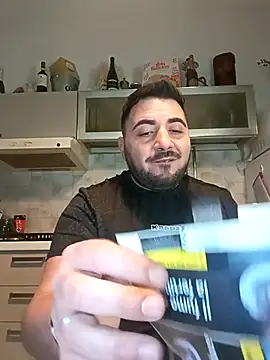 Snapshot of bear_skinny chatting on May 10, 2026, 10:33 pm bear skinny online show from May 10, 2026, 10:33 pm