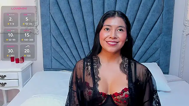 Snapshot of Leandra-Johnson chatting on May 13, 2026, 2:02 pm Leandra-Johnson online show from May 13, 2026, 2:02 pm