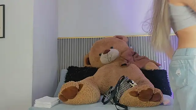 Snapshot of ashvalentine_ chatting on July 13, 2026, 7:35 pm ashvalentine online show from July 13, 2026, 7:35 pm