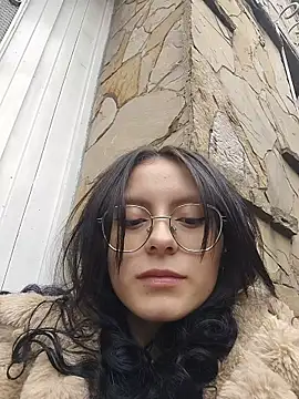 Naomimolie online show from March 16, 2026, 11:36 am