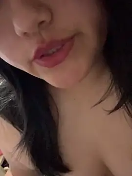 Snapshot of lunaluxe7 chatting on August 7, 2026, 3:34 am lunaluxe7 online show from August 7, 2026, 3:34 am