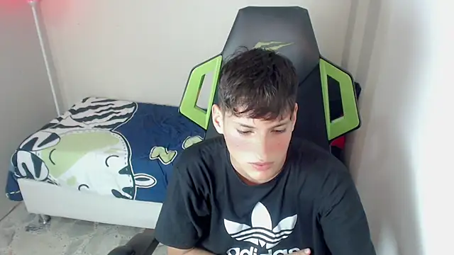 Snapshot of Pablito_junior chatting on March 4, 2026, 3:36 am Pablito junior online show from March 4, 2026, 3:36 am