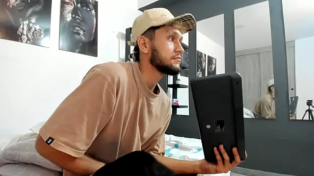 Snapshot of TedyX99 chatting on March 30, 2026, 9:11 am TedyX99 online show from March 30, 2026, 9:11 am