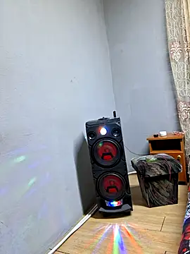 Minike75 online show from April 19, 2026, 6:10 pm