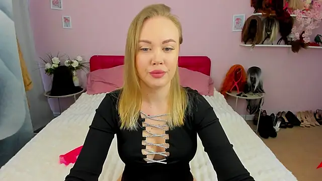 HannahWillow online show from March 26, 2026, 7:28 am