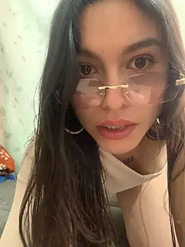 SweetCherry   online show from May 3, 2026, 5:05 pm
