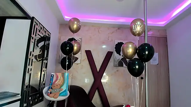 SKINNY BOYXXX online show from April 15, 2026, 7:36 am