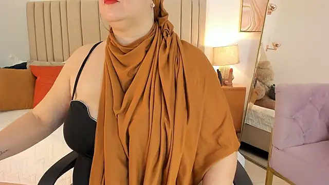 Snapshot of _Azahaaraa_ chatting on June 6, 2026, 4:17 am Azahaaraa online show from June 6, 2026, 4:17 am