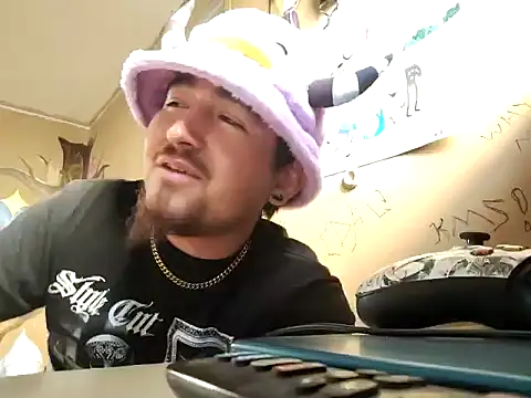 XSnowFlakeX15 online show from May 6, 2026, 12:25 am