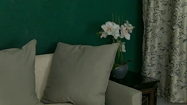 Snapshot of SkinnyNatty chatting on April 26, 2026, 3:48 am SkinnyNatty online show from April 26, 2026, 3:48 am